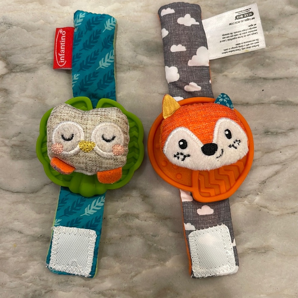 🖤 2/$10 Infantino Wrist Rattles with Teether OWL + FOX